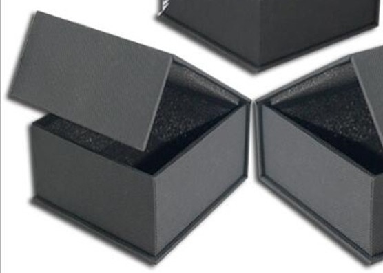 جعبه بسته بندی محصولات آرایشی و بهداشتی لوکس اسانس 4c